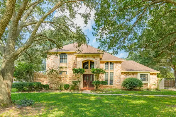 1600 Azalea Street, Sweeny, TX 77480