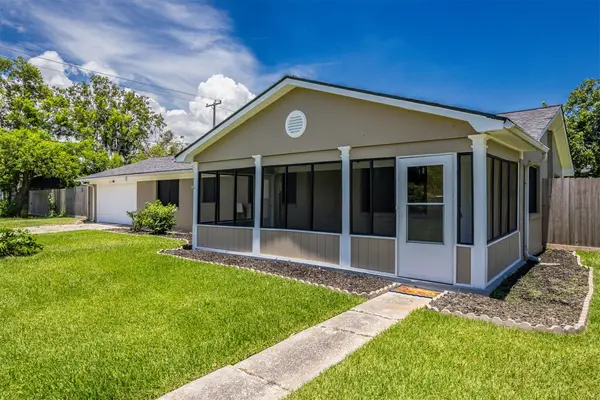 130 Bay Ridge Drive, Baytown, TX 77523