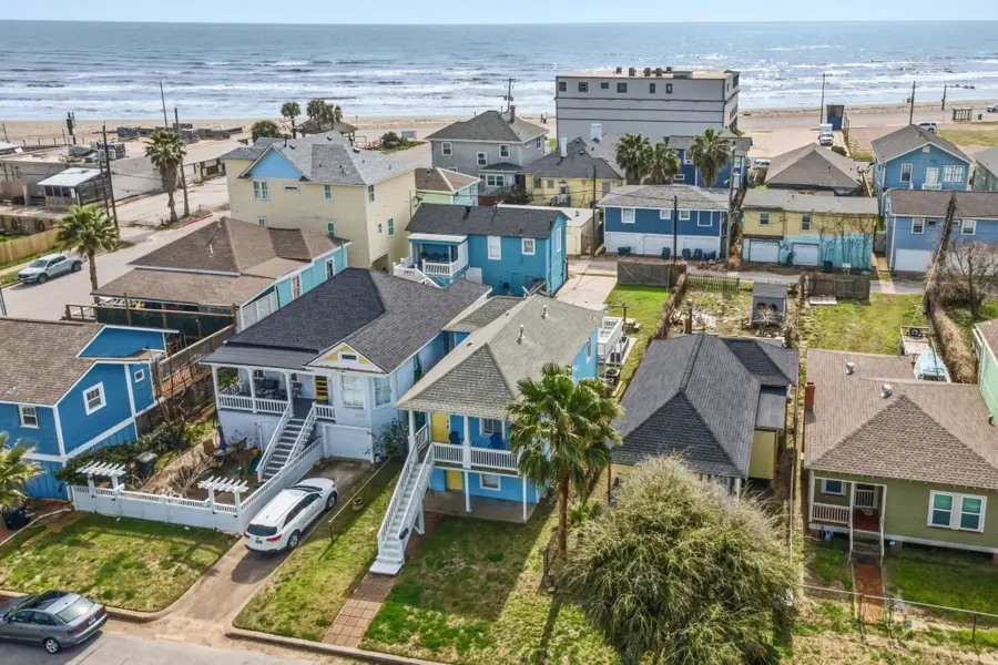 1309 Ursuline St, Galveston, TX 77550 - #2