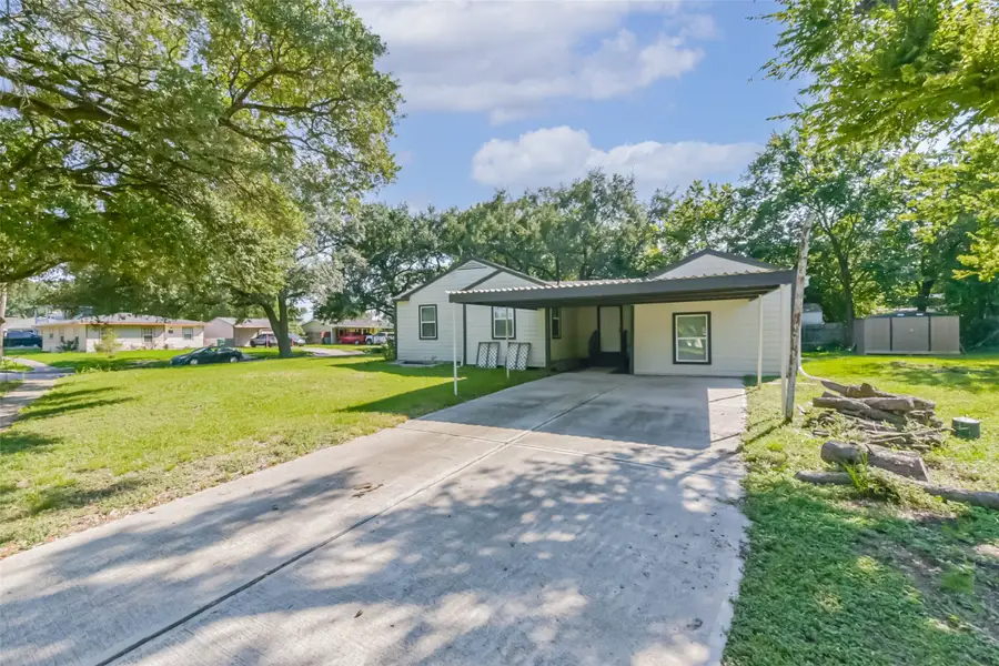 1102 W Hart Avenue, Pasadena, TX 77506 - #3