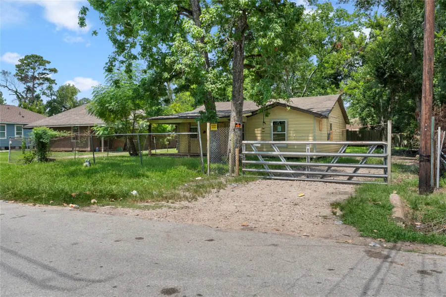 9313 Sherbourne Street, Houston, TX 77016 - Image #2