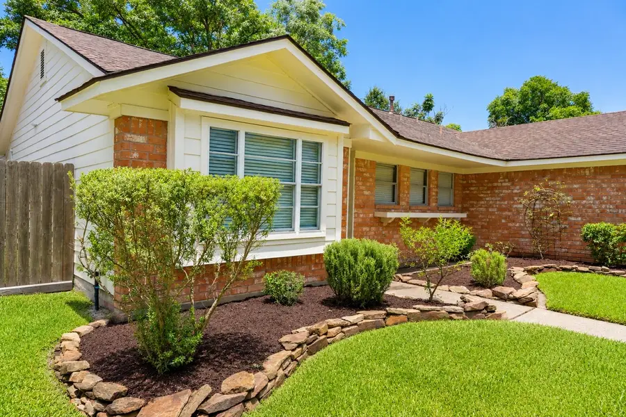 2016 Kingsway Drive, League City, TX 77573 - #2