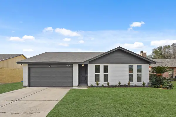 2015 Ridge Hollow Drive, Houston, TX 77067