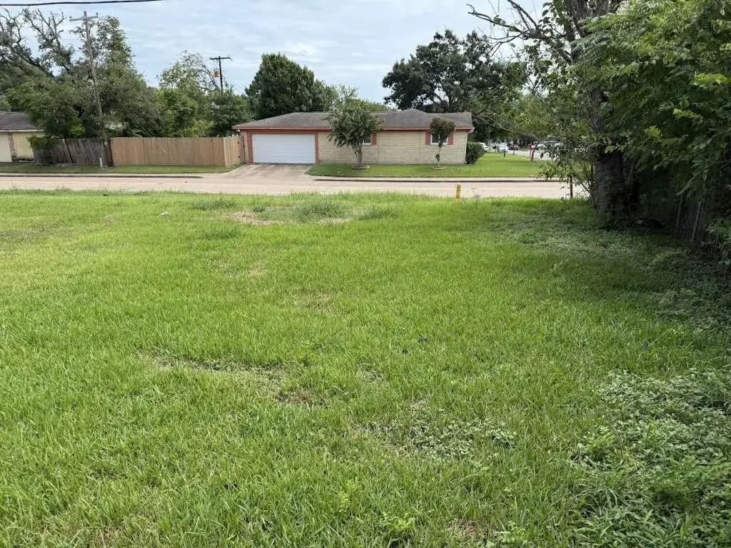 2901 Rust Avenue, Texas City, TX 77590 - Image #1