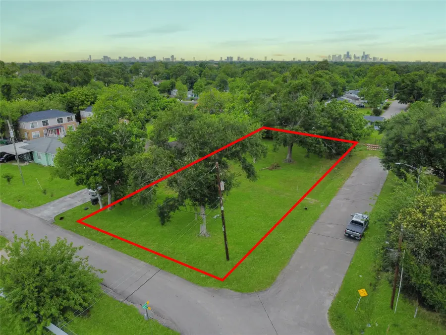 5161 Larkspur Street, Houston, TX 77033 - Image #3