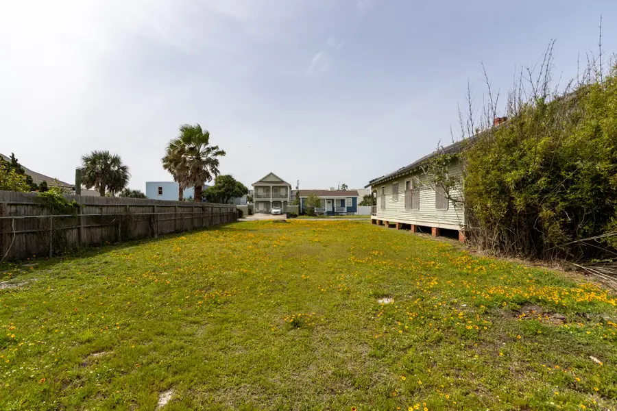 3616 Avenue S 1/2, Galveston, TX 77550 - #3