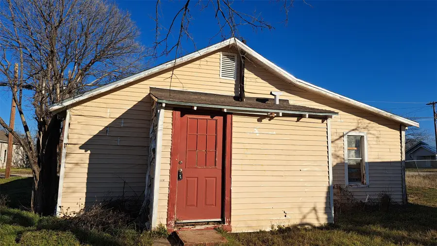 804 S Neches Street, Coleman, TX 76834 - Image #2