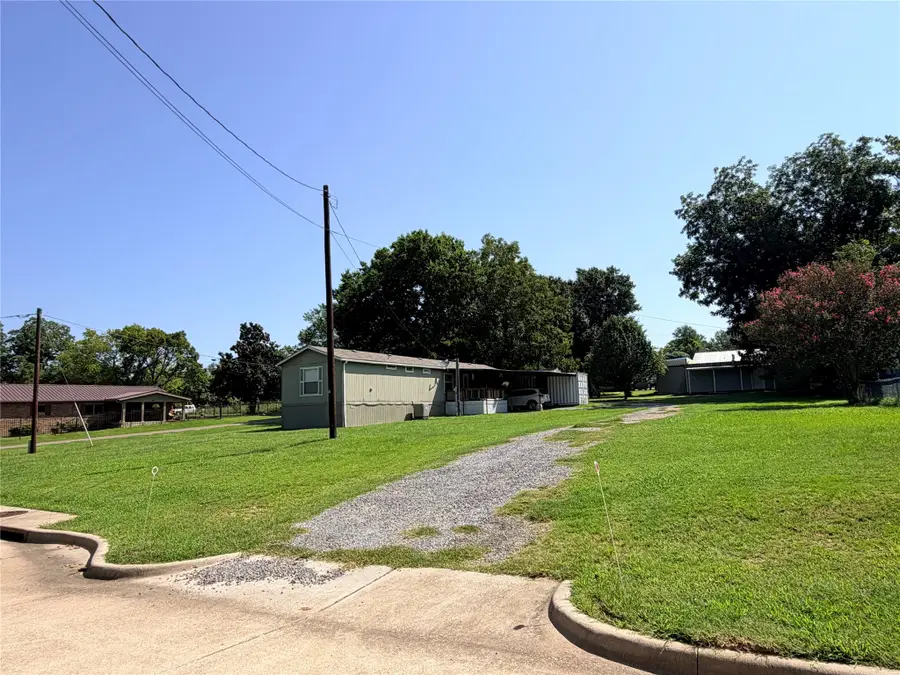 320 Houck Street, Buffalo, TX 75831 - #3