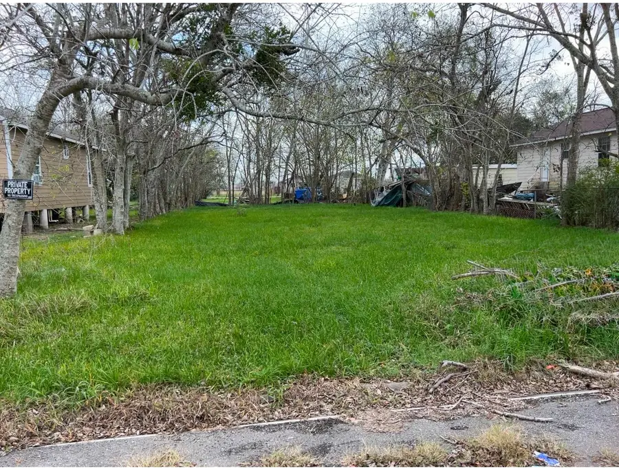 209 Moutray Avenue, Wharton, TX 77488 - Image #2