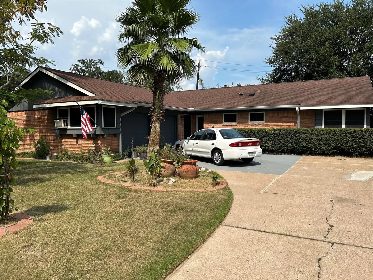 2401 Peach Lane, Pasadena, TX 77502 - Image #1