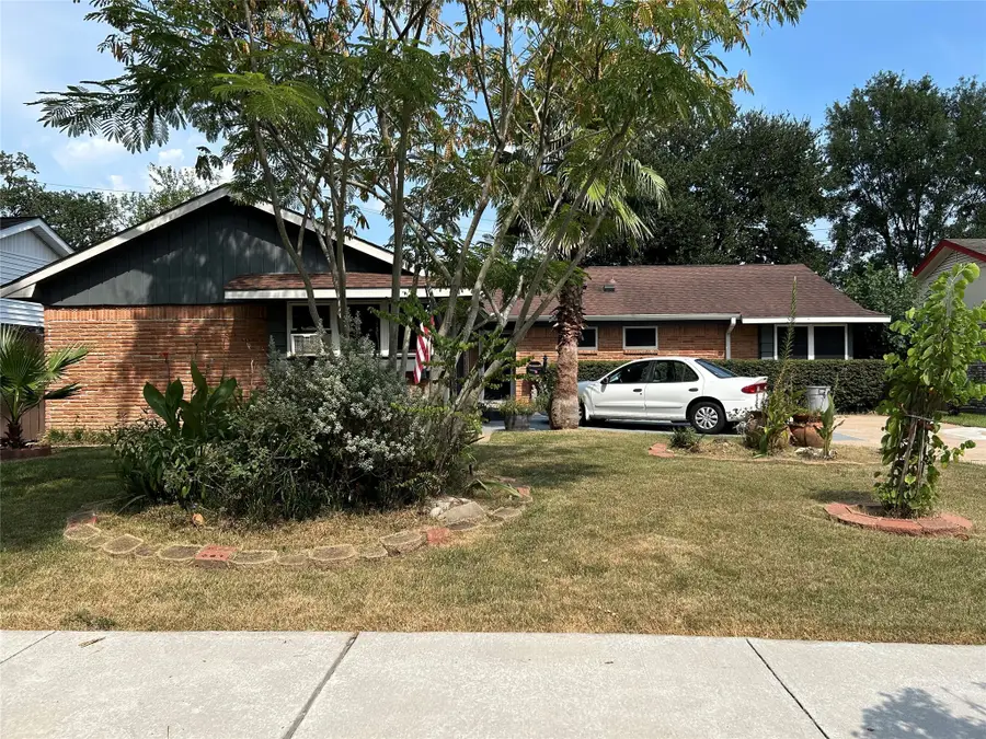 2401 Peach Lane, Pasadena, TX 77502 - Image #2