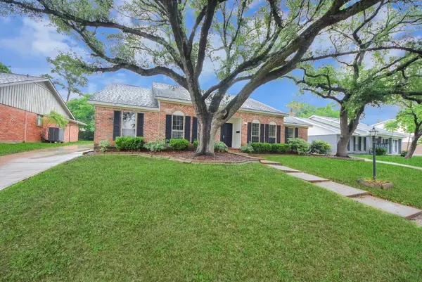 18319 Cape Bahamas Lane, Houston, TX 77058