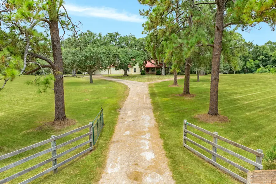 31859 Fm 1301 Road, West Columbia, TX 77486 - Image #2