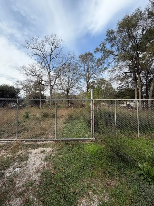 19875 Crystalwood Estates Drive, New Caney, TX 77357