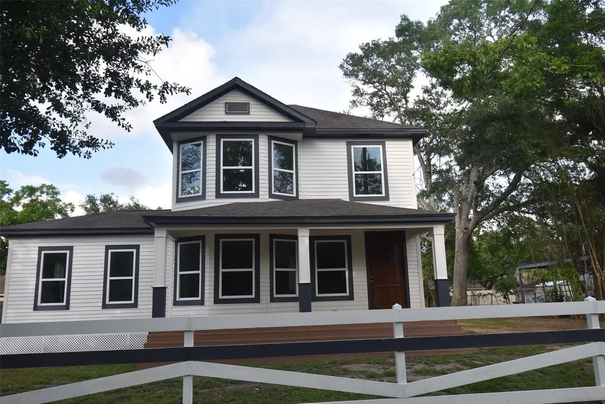 2907 Avenue K, Bay City, TX 77414 - #1