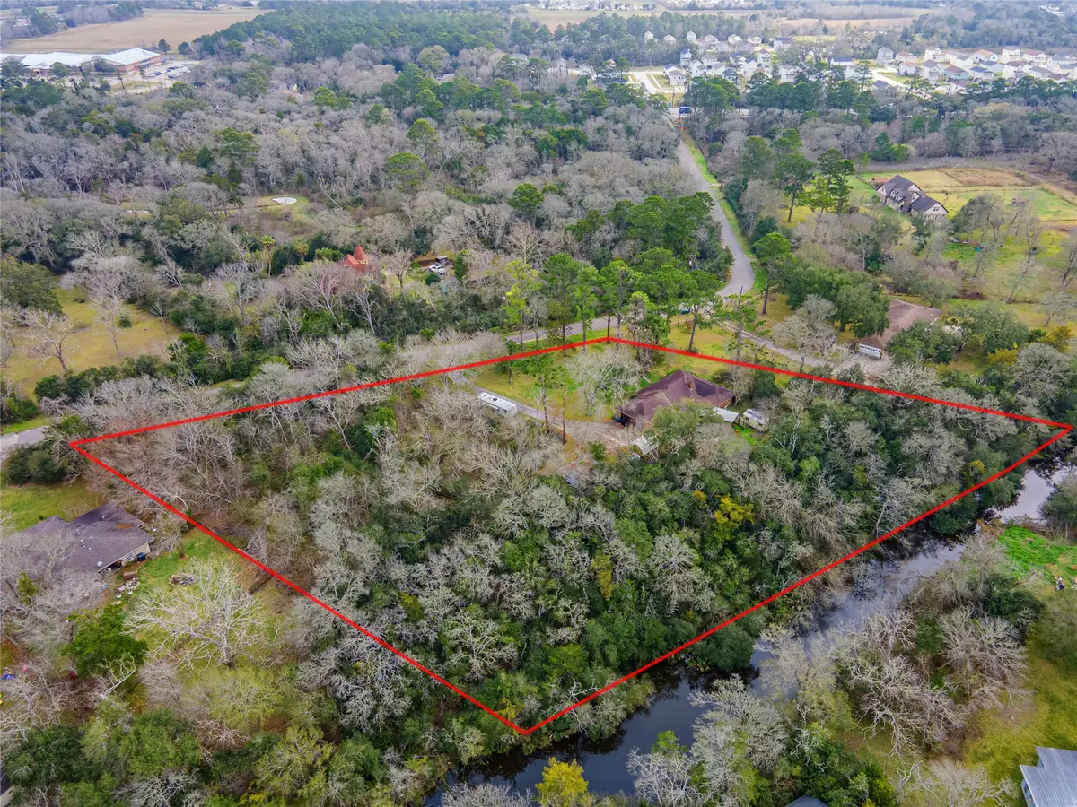 9103 Lazy Lane, Hitchcock, TX 77563 - #1