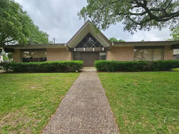 5303 Paisley Street, Houston, TX 77096