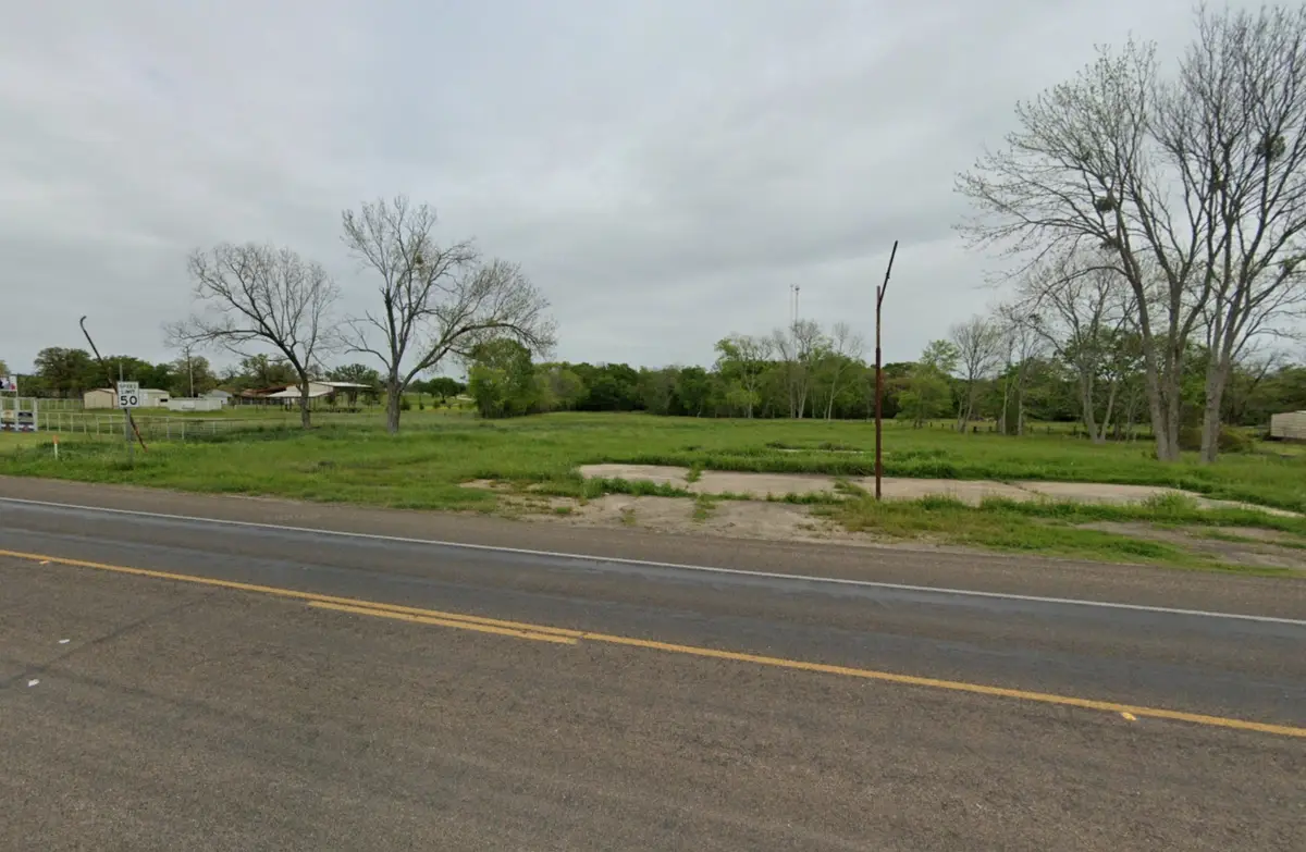 700 N May Street, Madisonville, TX 77864 - Image #1