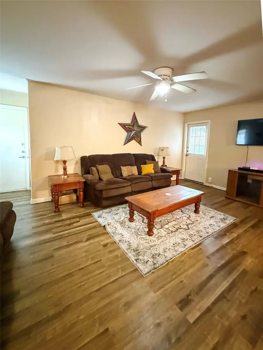 101 Mc Dow Street, Victoria, TX 77901 - #2