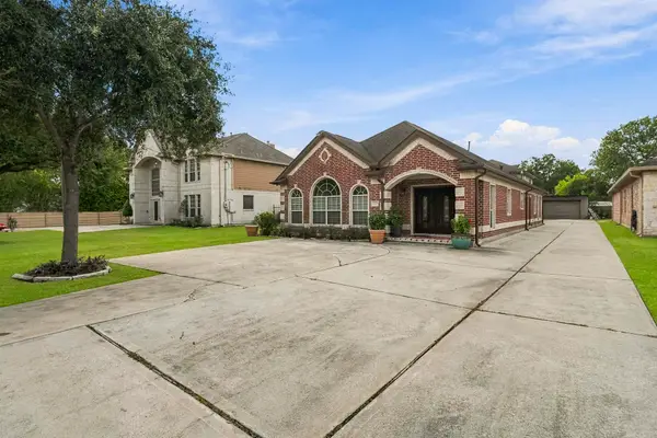 5627 Brookfield Drive, Houston, TX 77085