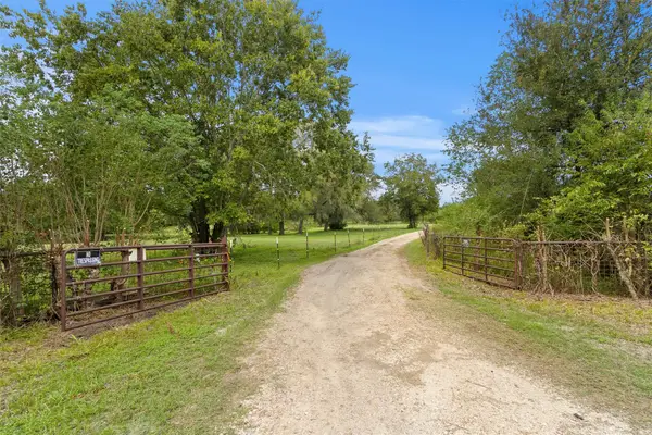 26962 Old Highway 105 W, Montgomery, TX 77316