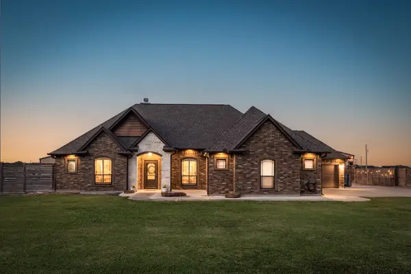 808 Quarter Horse Trail, Angleton, TX 77515