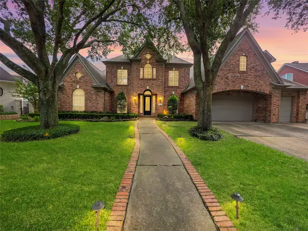 3815 Loch Glen Court, Houston, TX 77059