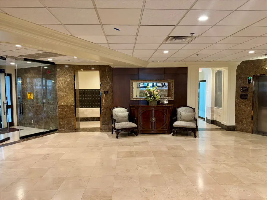 3525 Sage Road #813, Houston, TX 77056 - Image #3