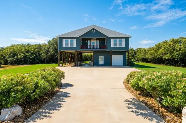 336 Bayside Drive, Seadrift, TX 77983
