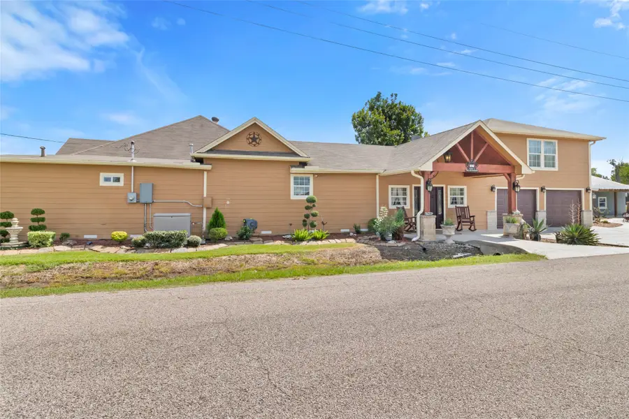 9203 Avenue G, Liverpool, TX 77577 - Image #2