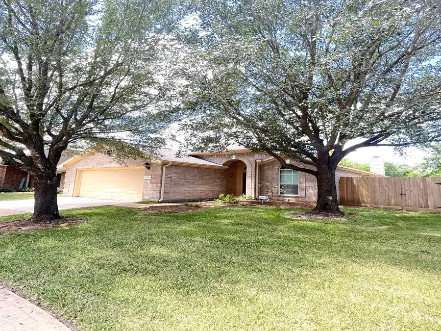 19635 Pitchstone Drive, Tomball, TX 77377 - Image #2