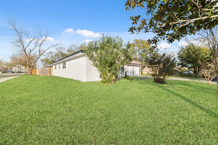 11434 Sharpview Drive, Houston, TX 77072 - Image #3