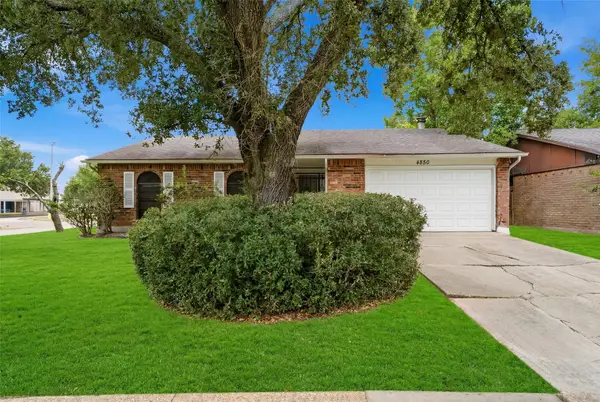 4850 Raven Ridge Dr, Houston, TX 77053