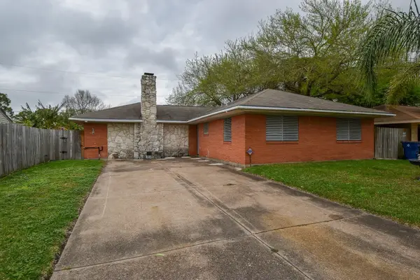 3014 14th Avenue N, Texas City, TX 77590