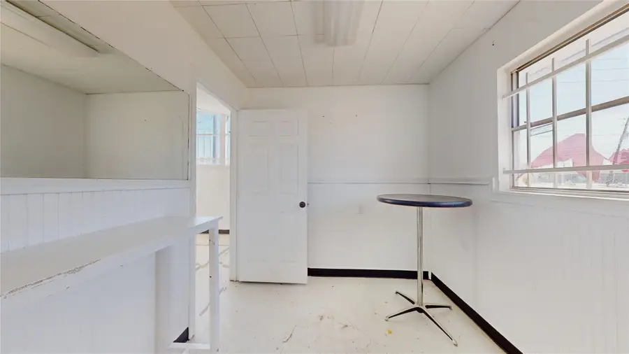 9201 Mesa Drive, Houston, TX 77028 - Image #3