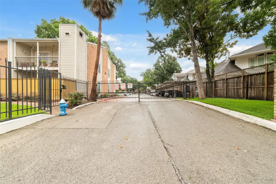 2001 Bering Drive #2C, Houston, TX 77057 - #3