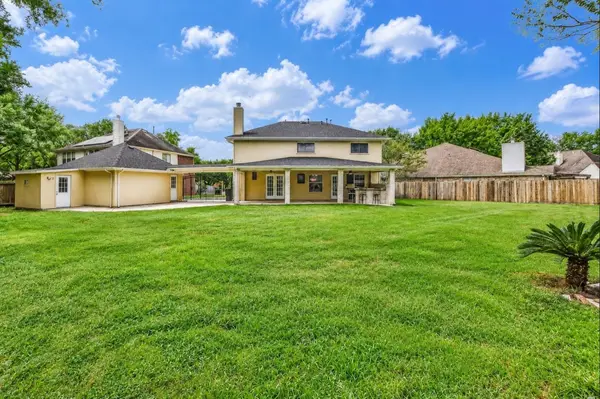 4503 Twin Elm Drive, Fresno, TX 77545