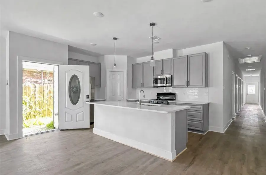 6010 Bobby Burns Street, Houston, TX 77028 - #3