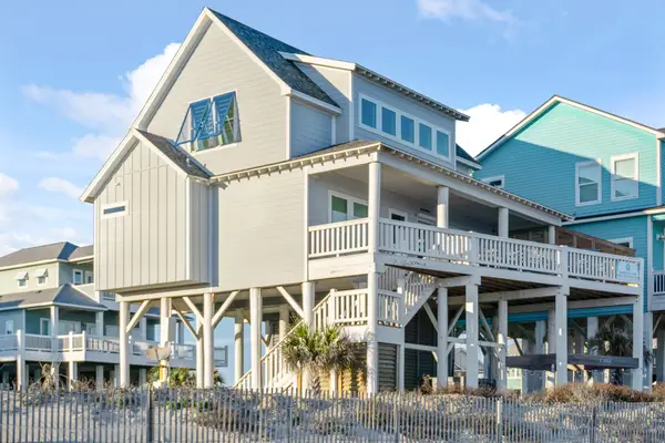 2798 Tradewind Lane, Crystal Beach, TX 77650