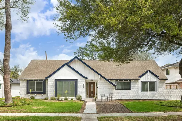 10207 Scofield Lane, Houston, TX 77096