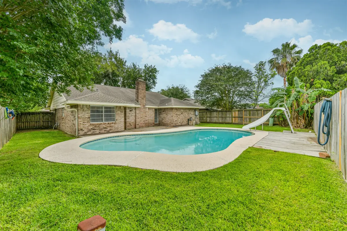 2230 E Clare Street, Deer Park, TX 77536 - #1