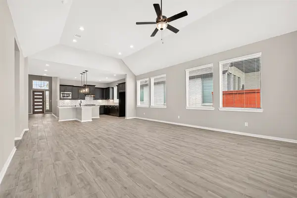 1923 Hickory Grove Lane, Tomball, TX 77375