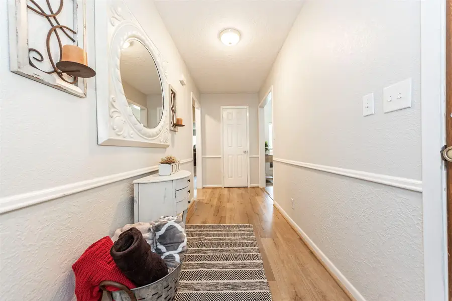 805 W Edgewood Drive, Friendswood, TX 77546 - Image #3