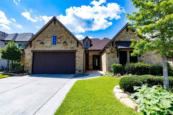 6 Canopy Green Drive, Tomball, TX 77375