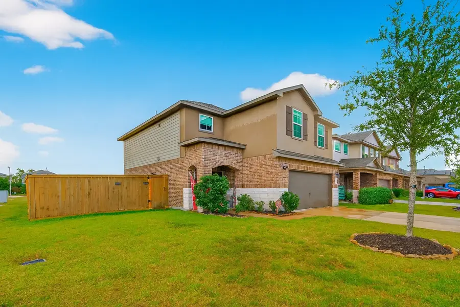 13009 Leisure Cove Drive, La Marque, TX 77568 - Image #3