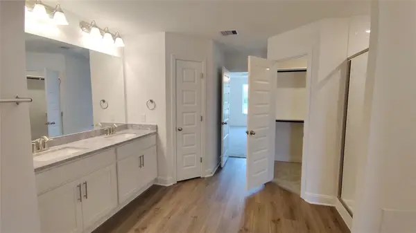 16 Keystone Court, Angleton, TX 77515