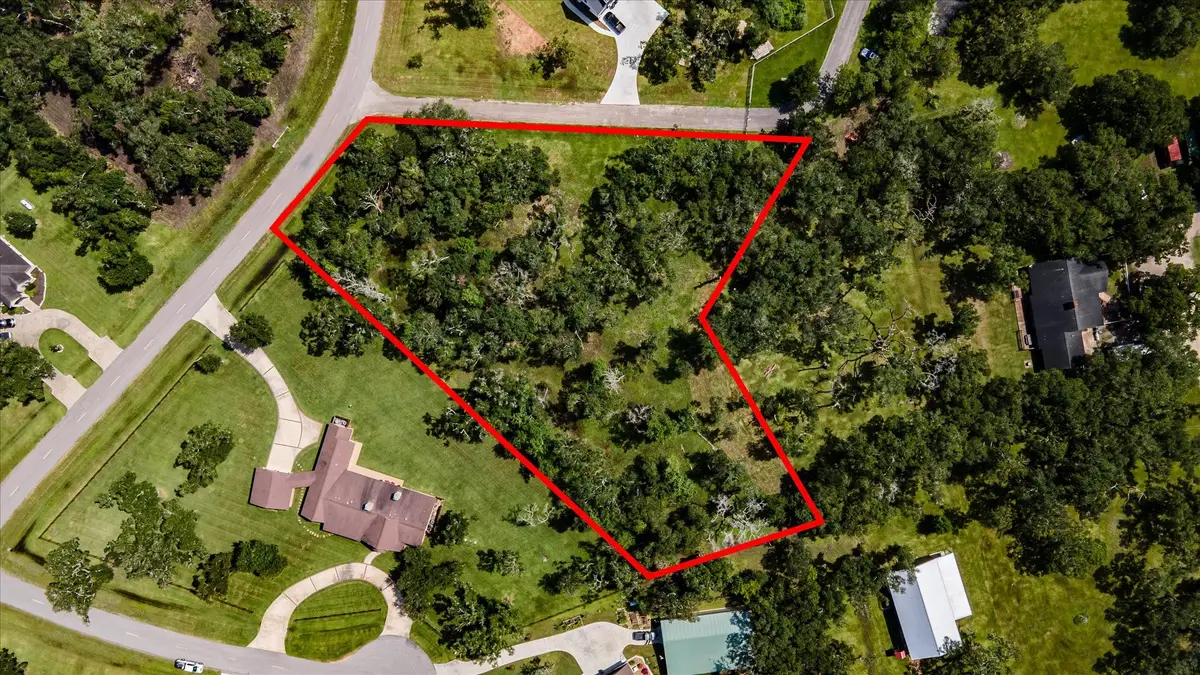 406 Thousand Oaks Drive, Angleton, TX 77515 - #1
