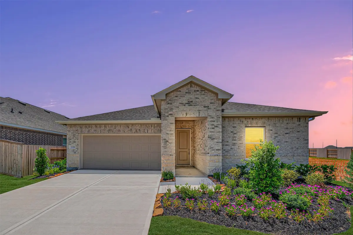 7711 Jade Crest Drive, Angleton, TX 77515 - #1