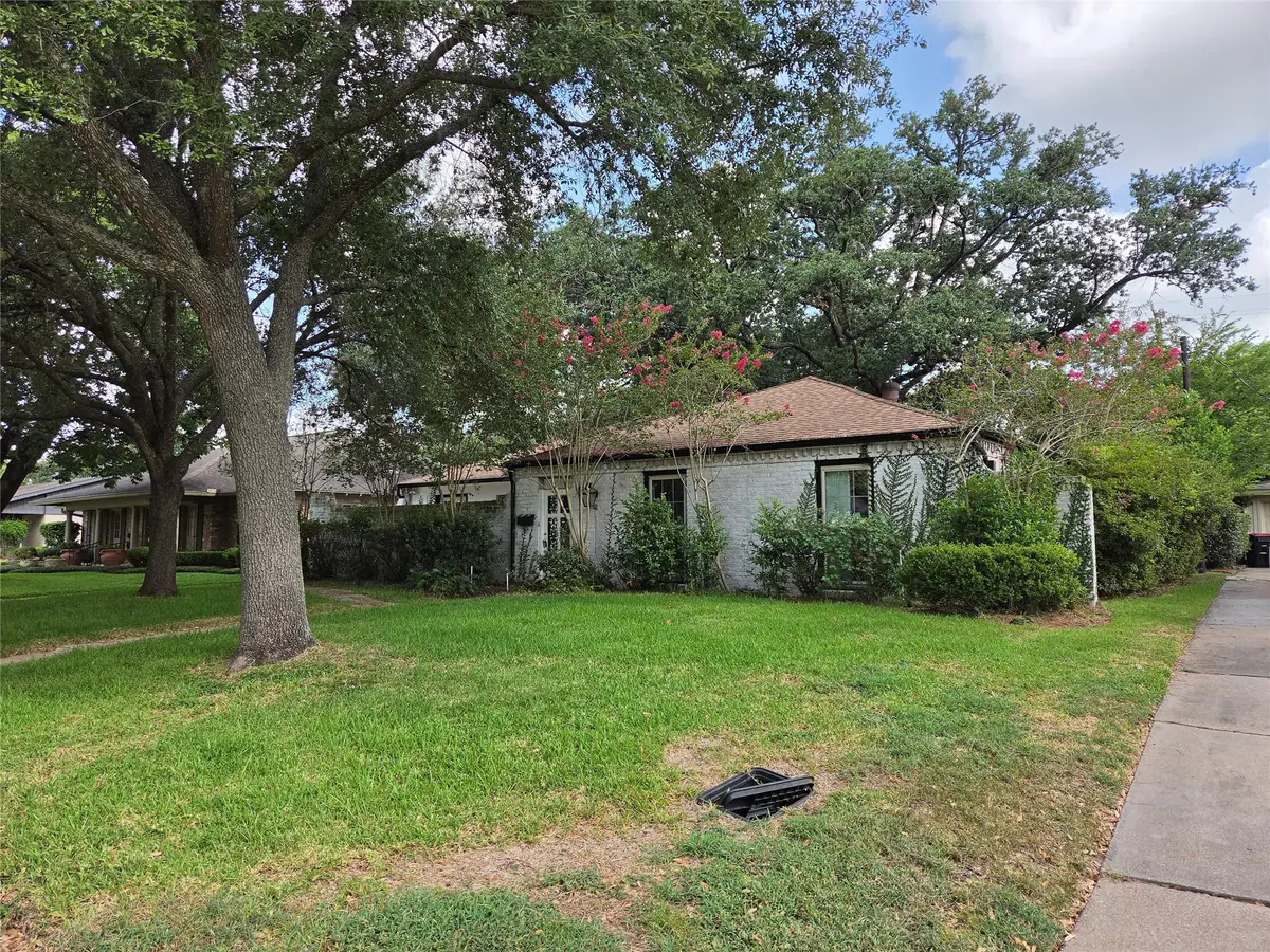 10010 Burgoyne Road, Houston, TX 77042 - #1