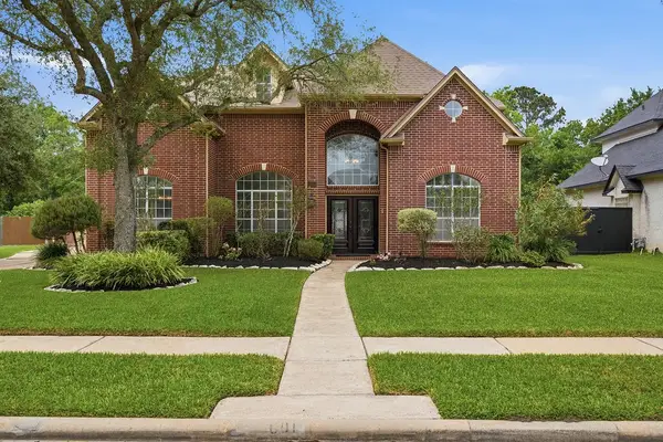 1601 Orlando Street, Friendswood, TX 77546